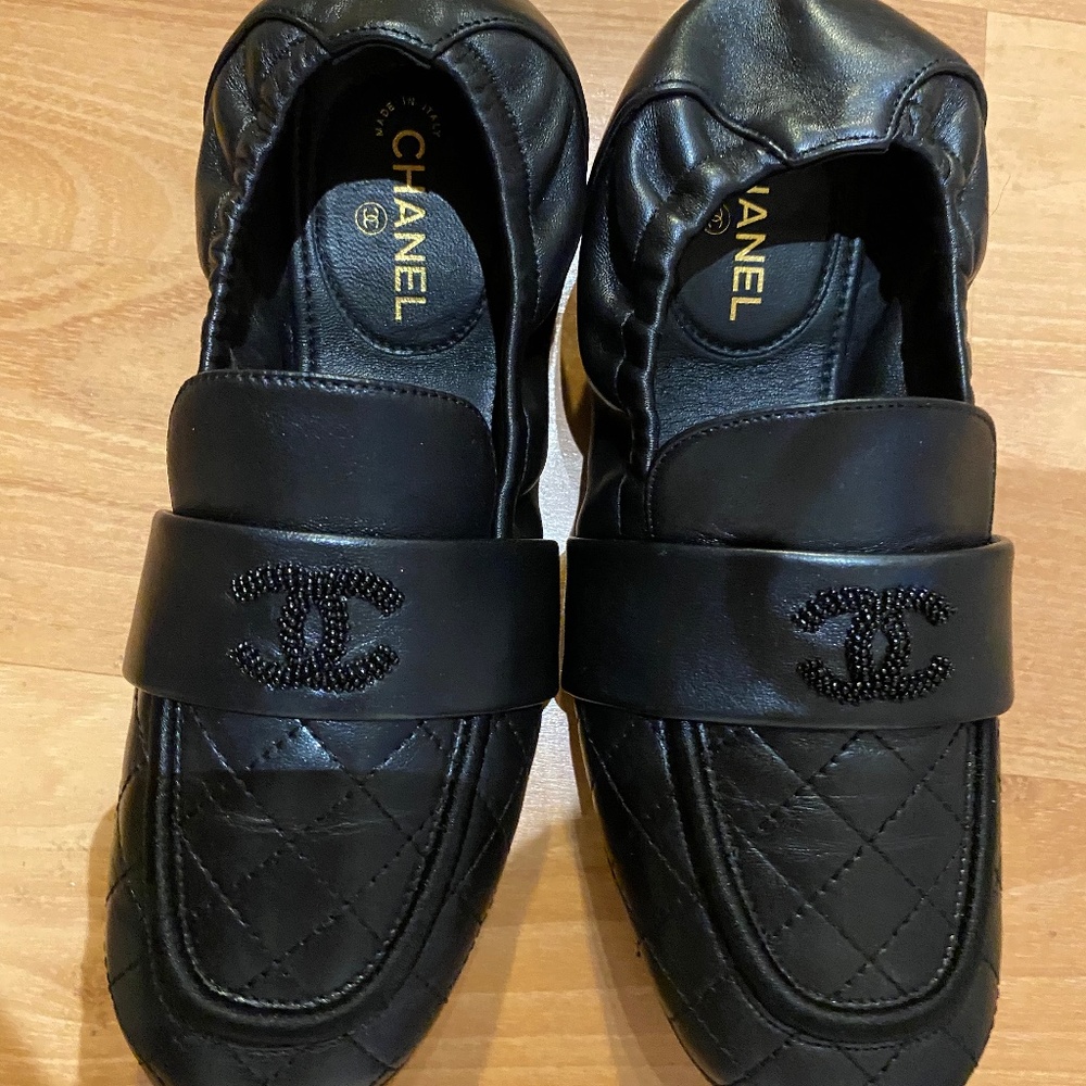 Laminated Lambskin Womens Quilted Elastic CC Moccasin Loafers 36 Black